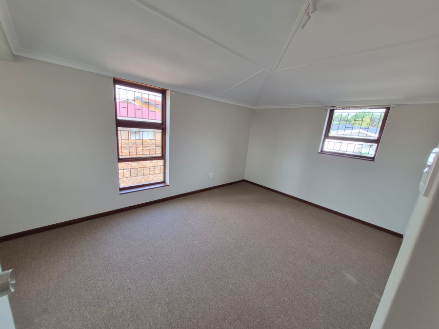 5 Bedroom Property for Sale in Bayview Western Cape